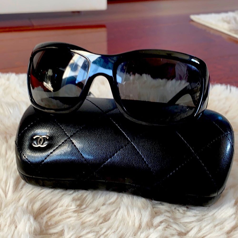 Classic Channel sunglasses